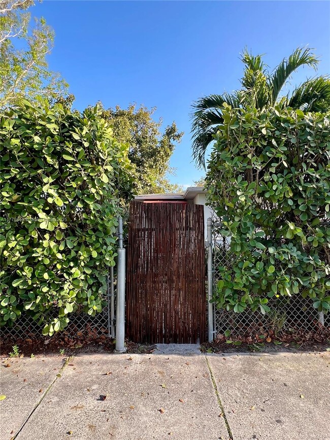 Building Photo - 150 NE 59th St