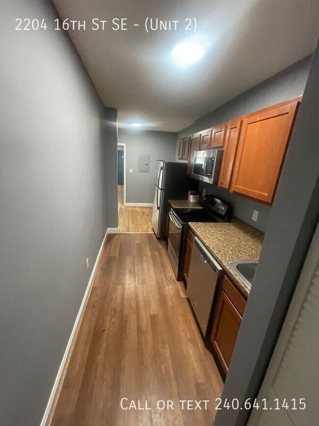 Building Photo - 2204 16th St SE