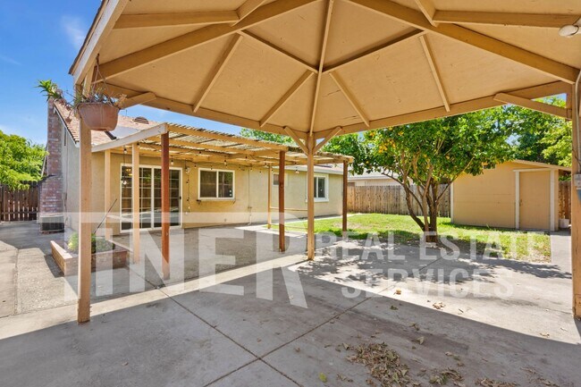 Building Photo - 3525 Cattle Dr