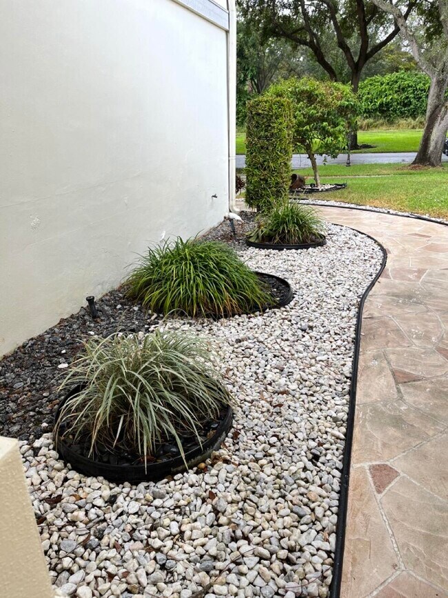 Building Photo - 4020 NW 24th Terrace