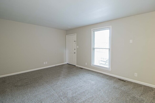 Building Photo - 1436 McCan Dr