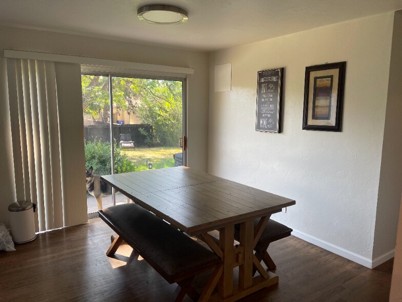 Building Photo - 2528 14th Ave Ct