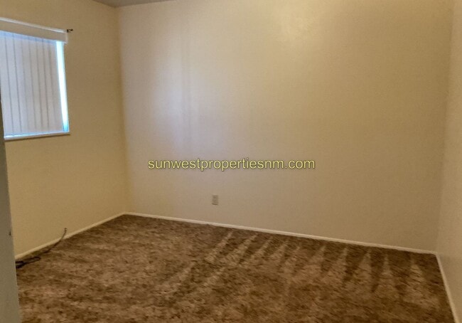 Building Photo - 2 Bedroom, 1 Bath