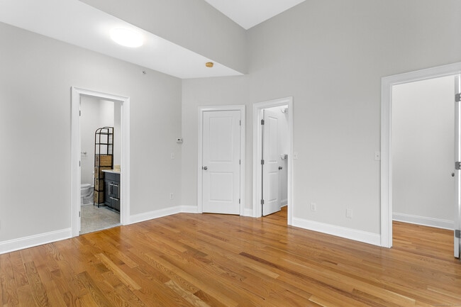 Building Photo - 14 1st St