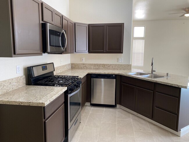 Building Photo - 2252 Bridle Wreath Ln