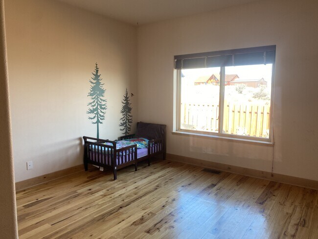 Building Photo - 115 Gold Rush Trail