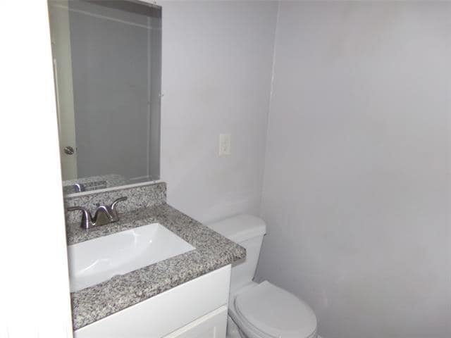 Building Photo - 1241 Sleepy Hollow Dr