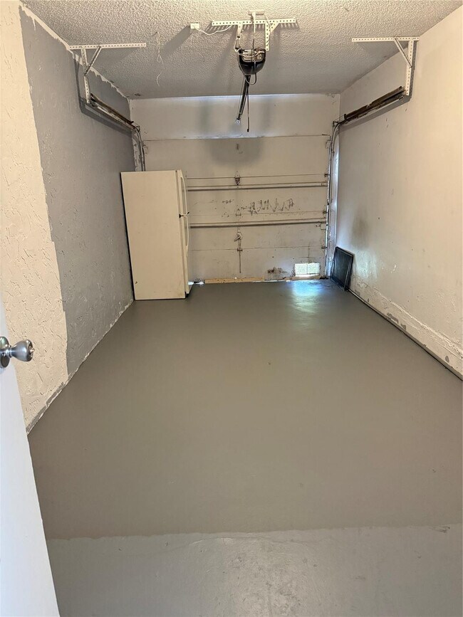 Building Photo - 7427 SW 13th St