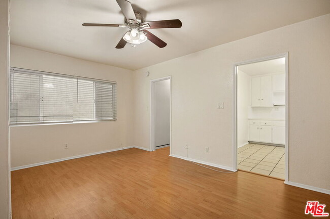 Building Photo - 161 W Channel Rd