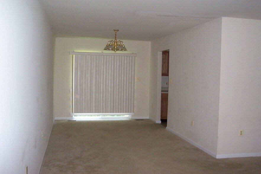 Building Photo - 8435 Chesley Dr