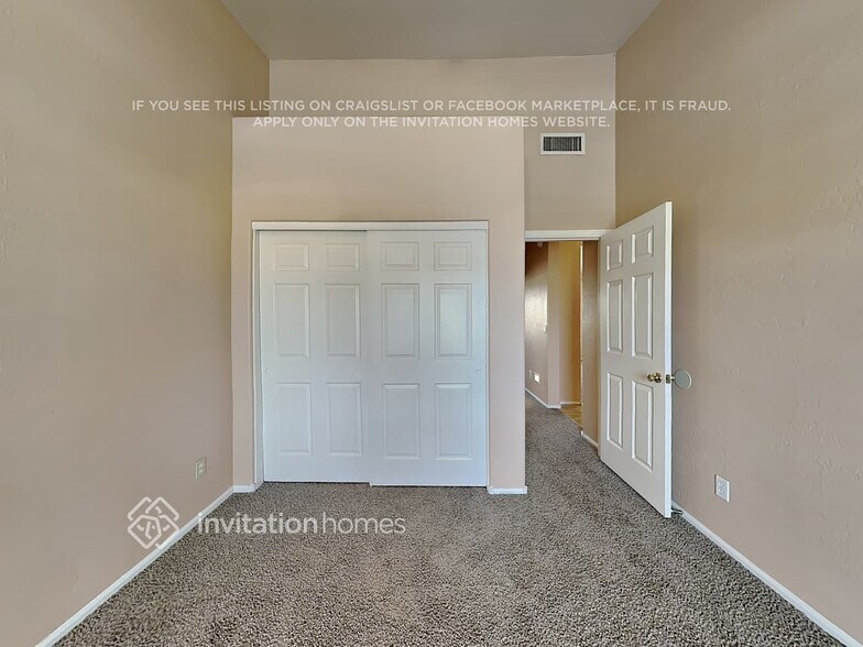 Building Photo - 11634 W Clover Way