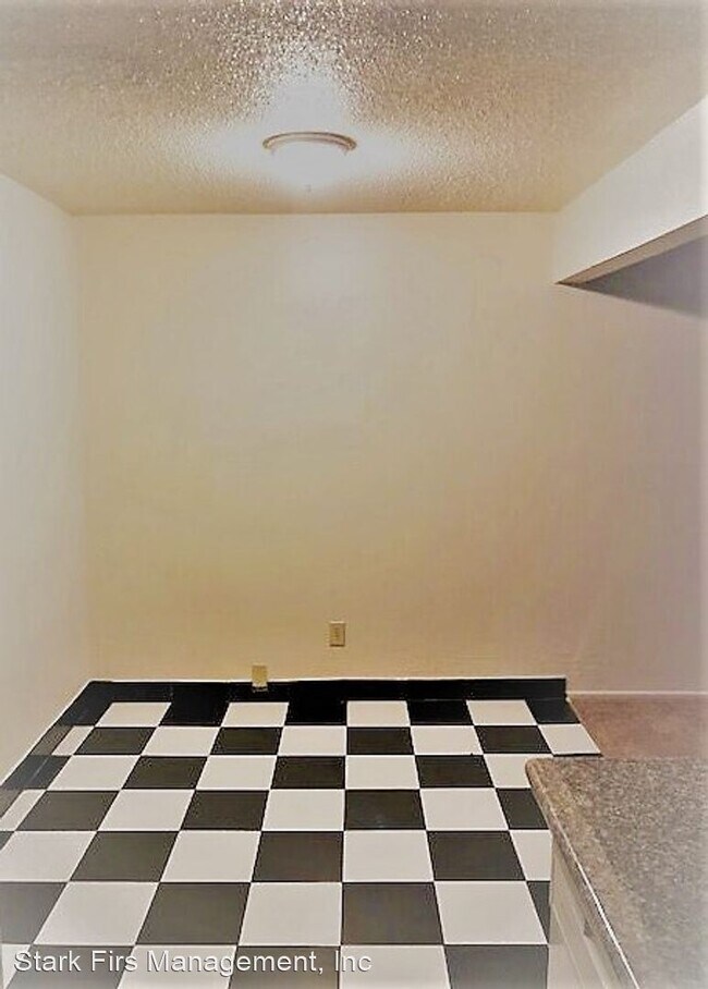 Building Photo - 16124 SE Alder St
