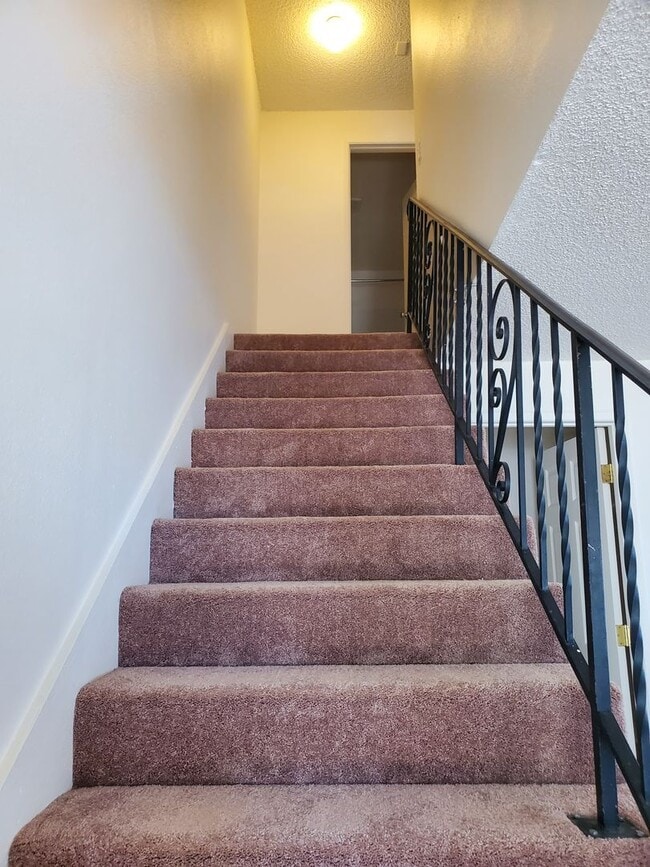 Building Photo - FG: 01010 E 35th