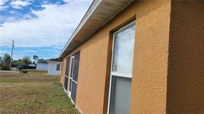 Building Photo - 3217 10th St SW