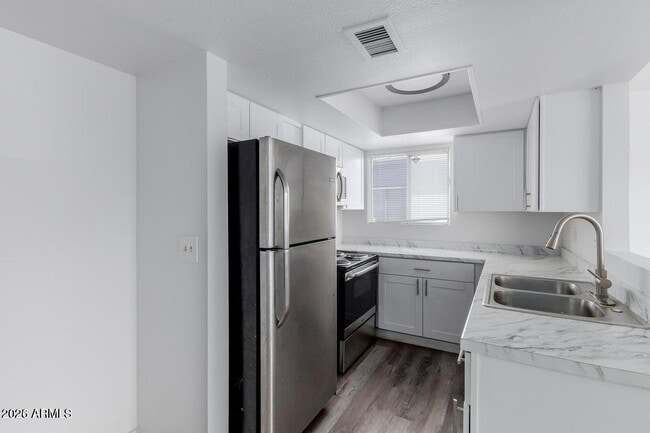 Building Photo - 6629 N 27th Ave