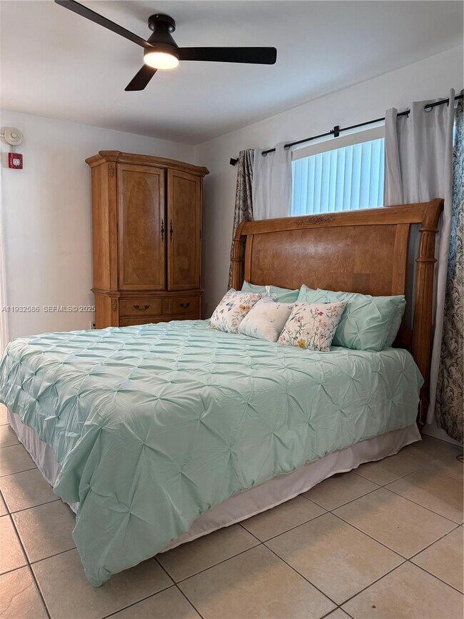 Building Photo - 2706 Montego Dr