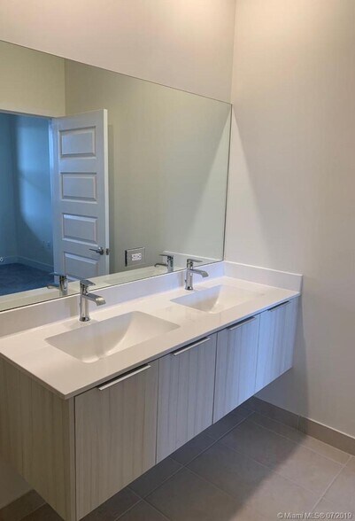 Building Photo - 10419 NW 82nd St