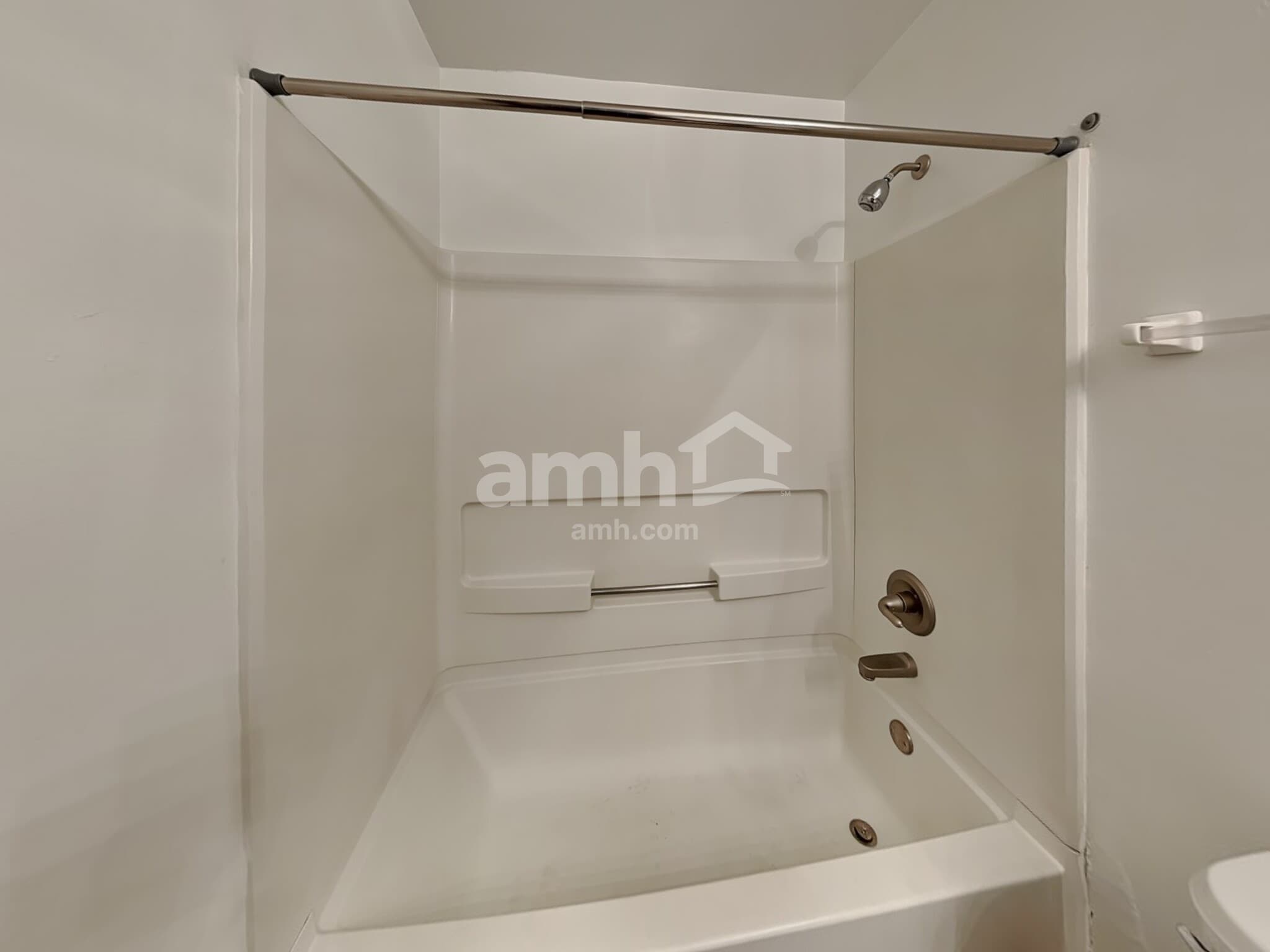 Building Photo - 250 Wedgewood Cir