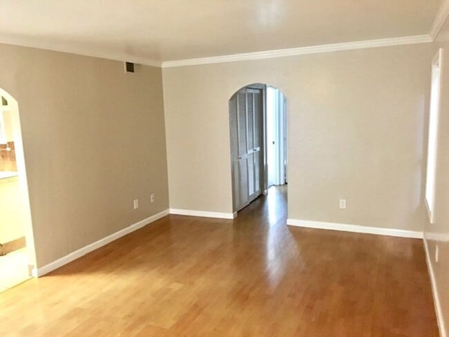 Building Photo - Nice 2 bed, 2 bath Condo with 1-Car Garage...