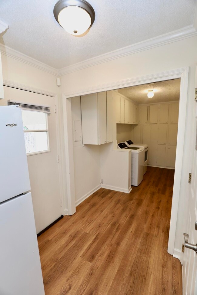 Building Photo - 1912 Dominion Dr