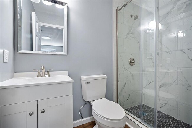 Building Photo - 354 S Dearborn St