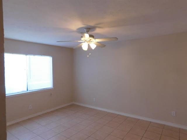 Building Photo - 10371 White Elm Rd