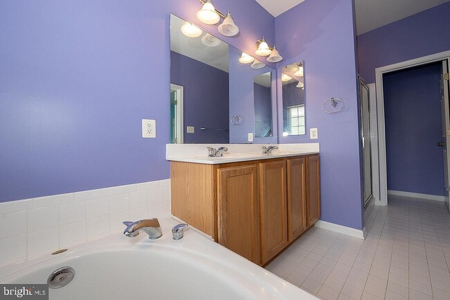 Main Bath - 1904 Northridge Dr