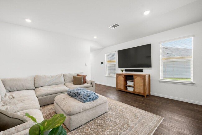 Building Photo - 151 Galanthus Ct