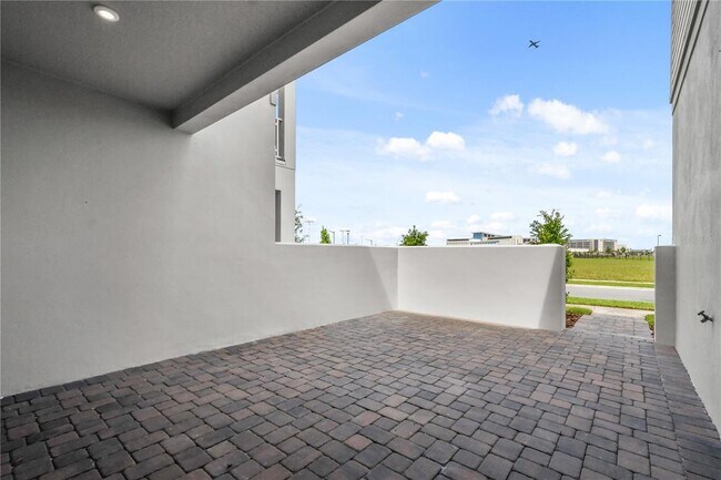 Building Photo - 14259 Kellogg Ave