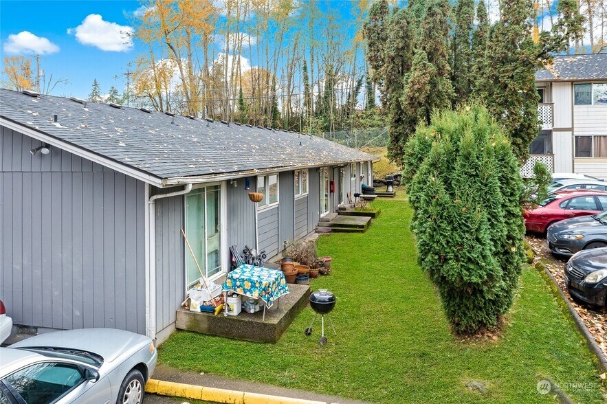 Building Photo - 1521 E 38th St