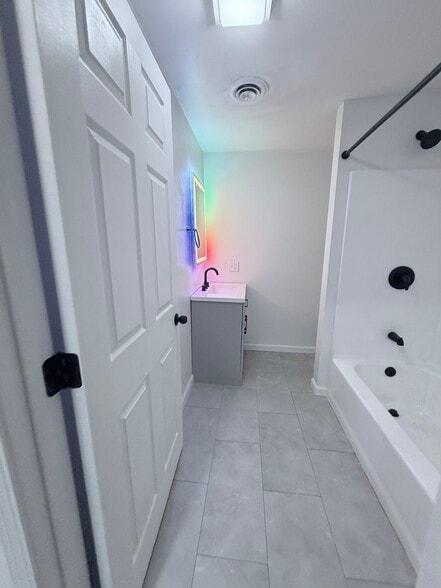 Building Photo - 338 Prestley Rd