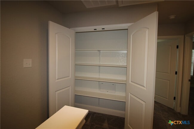 Building Photo - 2028 Rueben Rd