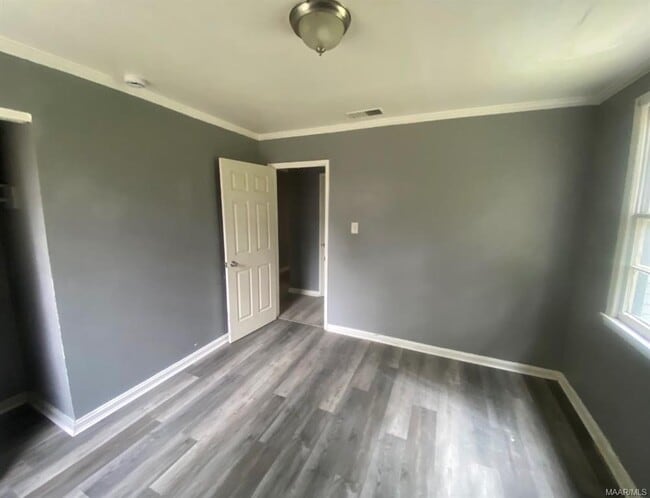 Building Photo - 3220 Doris Cir