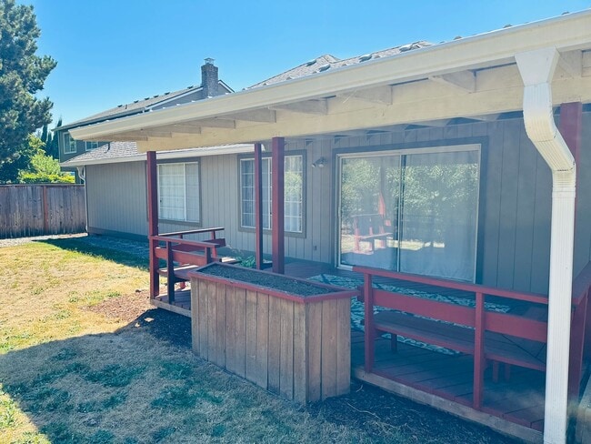 Building Photo - Charming Cascade Park One Level Home