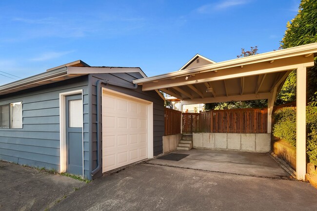 Building Photo - 3bd/2ba Seattle Home