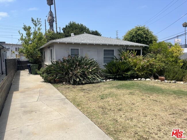 Building Photo - 4225 Campbell Dr