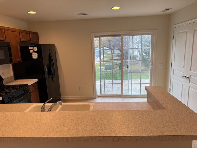 Building Photo - Coldwater Crossing 2 Bedroom 1.5 Bath end unit townhome for rent $1850/month