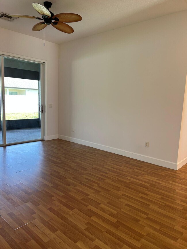 Building Photo - 1573 SW Merchant Ln