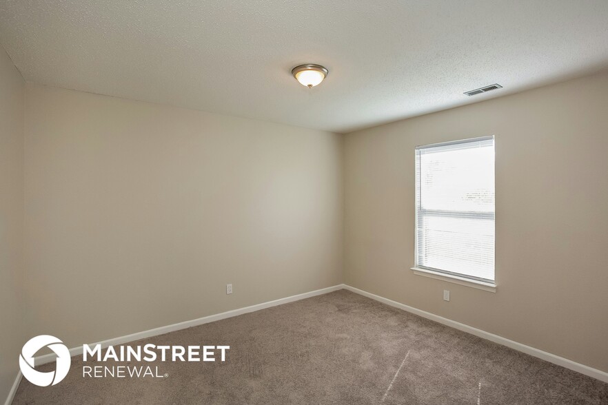 Building Photo - 10801 Sweetsen Rd