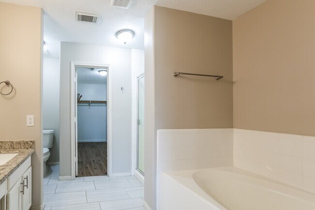 Building Photo - 2422 Fox River Ln