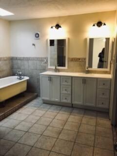 Building Photo - 16019 Vista Del Mar Dr