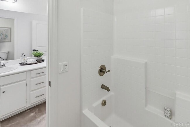 Building Photo - 1720 Santa Ivy Ave