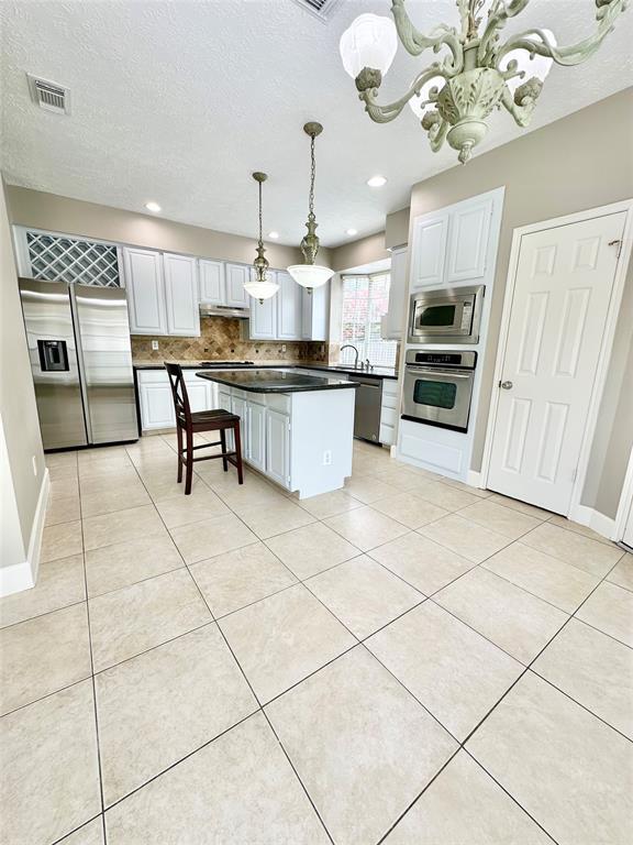 Building Photo - 14503 Redwood Bend Trail