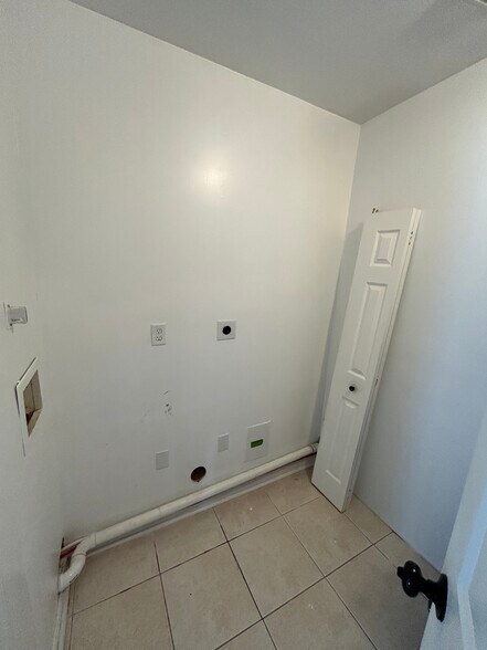 Building Photo - 3703 Wheatland Dr