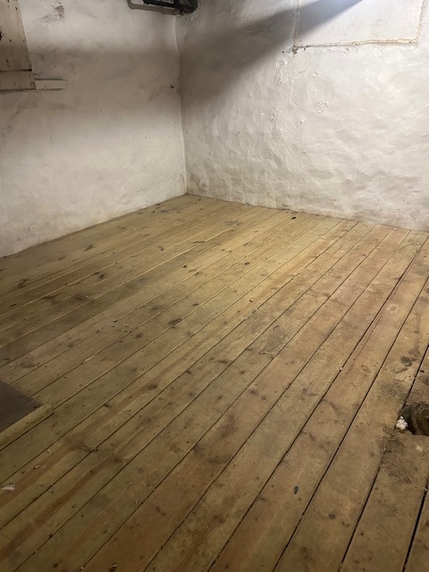 Building Photo - 915 Merrill St