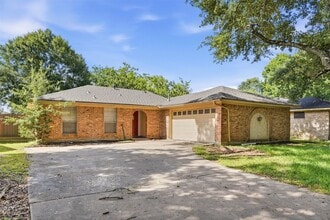 Building Photo - 810 Sunnybrook Ln