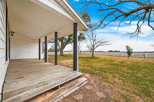 Building Photo - 1603 Blase Rd