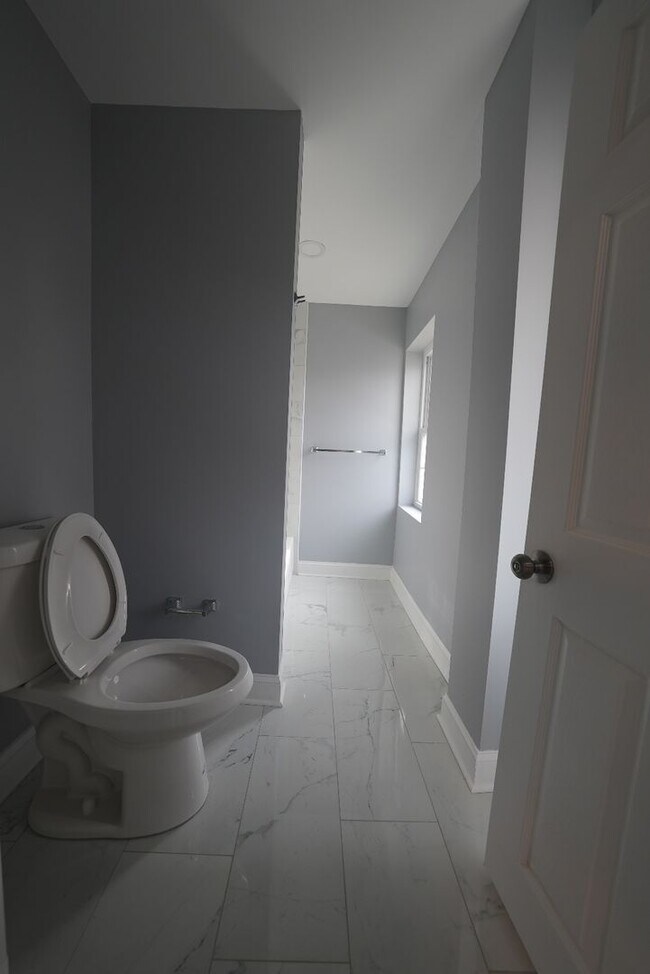 Building Photo - 3 Bedroom 2.5 Bath Home