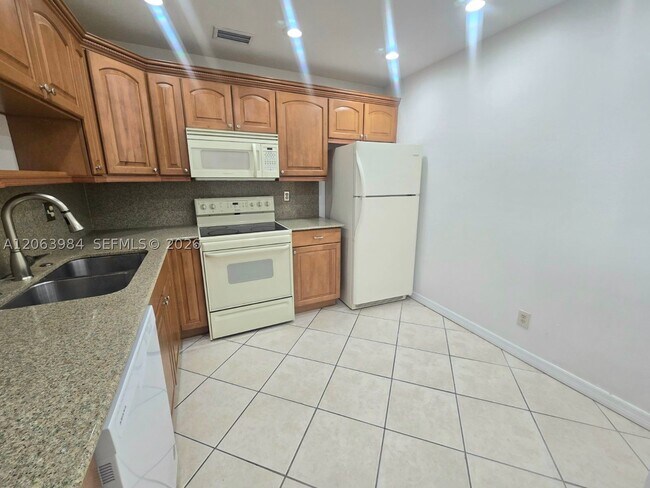 Building Photo - 11588 SW 112th Ave
