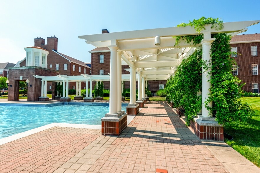 Building Photo - Carmel Center